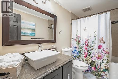 2407 Hemlock Court, Burlington, ON - Indoor Photo Showing Bathroom