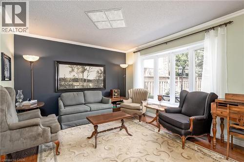 2407 Hemlock Court, Burlington, ON - Indoor Photo Showing Living Room