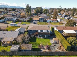 214 Cameron St  Parksville, BC V9P 1G7