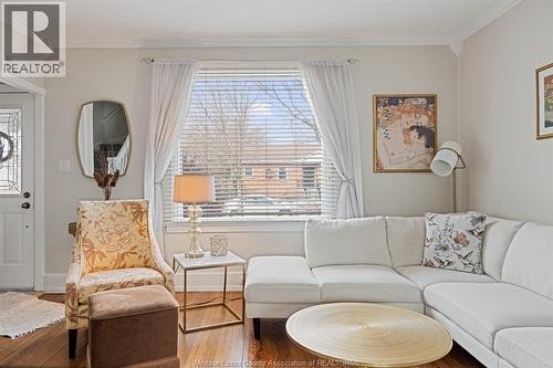 1276 Argyle, Windsor, ON - Indoor Photo Showing Living Room