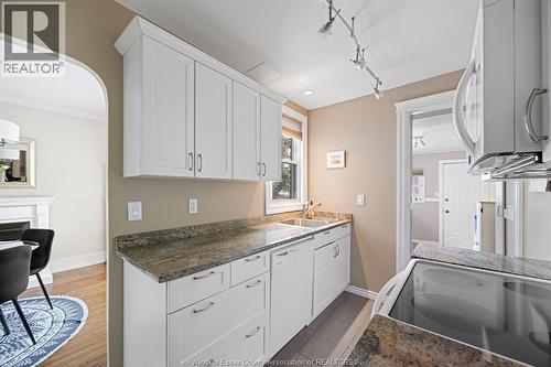 1276 Argyle, Windsor, ON - Indoor Photo Showing Kitchen