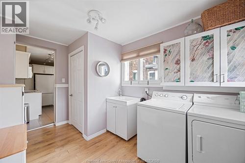 1276 Argyle, Windsor, ON - Indoor Photo Showing Laundry Room