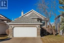 150 Somerset Close SW  Calgary, AB T2Y 3C4