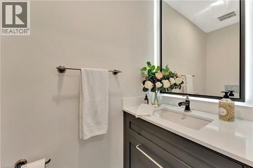 2136 Old Lakeshore Road Unit# 3, Burlington, ON - Indoor Photo Showing Bathroom