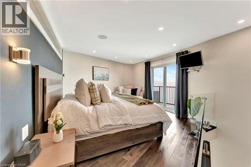 2136 Old Lakeshore Road Unit# 3, Burlington, ON - Indoor Photo Showing Bedroom