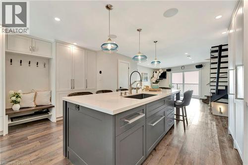 2136 Old Lakeshore Road Unit# 3, Burlington, ON - Indoor Photo Showing Kitchen With Upgraded Kitchen