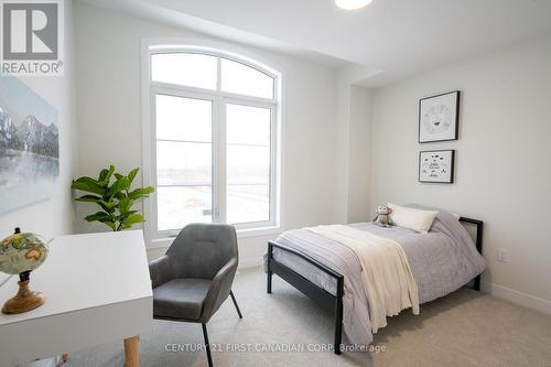 4273 Calhoun Way, London South (South V), ON - Indoor Photo Showing Bedroom