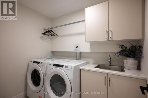 4273 Calhoun Way, London South (South V), ON - Indoor Photo Showing Laundry Room