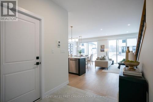 4273 Calhoun Way, London South (South V), ON - Indoor