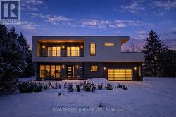 5010 BARBER STREET  Pickering, ON L1Y 1B4