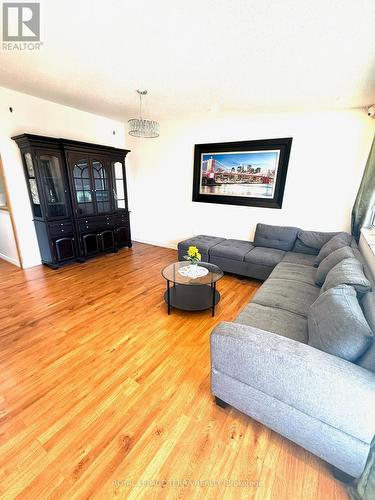 602 - 4064 LAWRENCE AVENUE E  Toronto, ON M1E 4V6