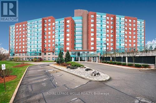 413 - 55 BLUE SPRINGS DRIVE  Waterloo, ON N2J 4T3