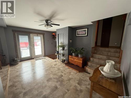 . Railway Avenue, Gladmar, SK - Indoor