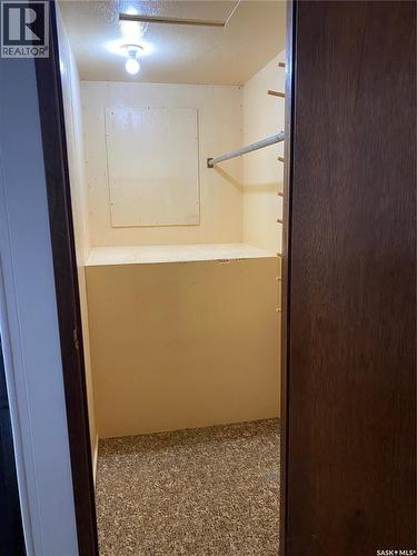 . Railway Avenue, Gladmar, SK - Indoor