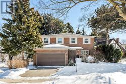 35 ELLIOTWOOD COURT  Toronto, ON M2L 2P8