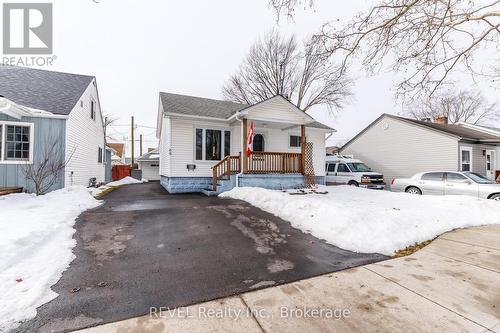 60 NELLES ROAD  Welland (Lincoln/Crowland), ON L3B 2P2