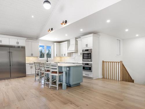 2365 15Th Side Rd., Thunder Bay, ON - Indoor Photo Showing Kitchen With Upgraded Kitchen