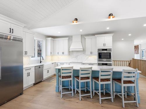 2365 15Th Side Rd., Thunder Bay, ON - Indoor Photo Showing Kitchen With Upgraded Kitchen