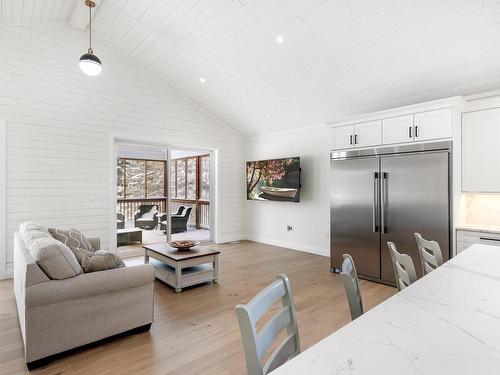 2365 15Th Side Rd., Thunder Bay, ON - Indoor