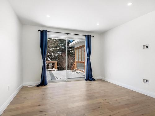 2365 15Th Side Rd., Thunder Bay, ON - Indoor Photo Showing Other Room