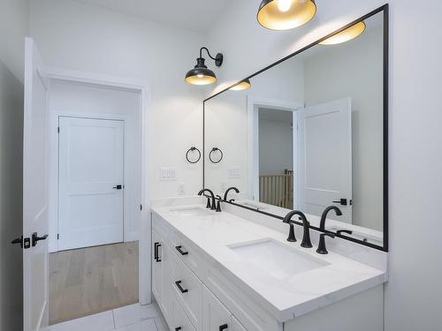 2365 15Th Side Rd., Thunder Bay, ON - Indoor Photo Showing Bathroom