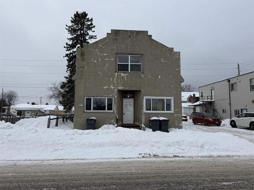 329 Grenville Avenue  Thunder Bay, ON P7A 2B3