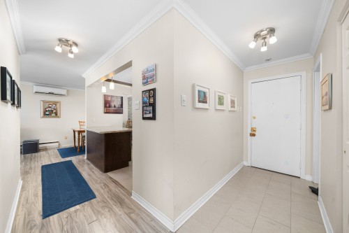 Hall d'entrée/Vestibule - 212-575 Ch. Davignon, Dollard-Des-Ormeaux, QC - Indoor Photo Showing Other Room