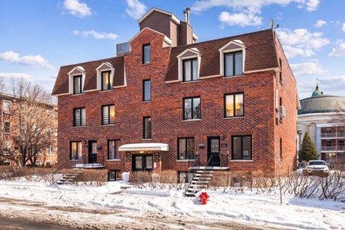 2454 Rue Coursol  Montréal (Le Sud-Ouest), QC H3J 1C9