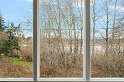 1085 Primrose Rd  Saanich, BC V8Z 4S6