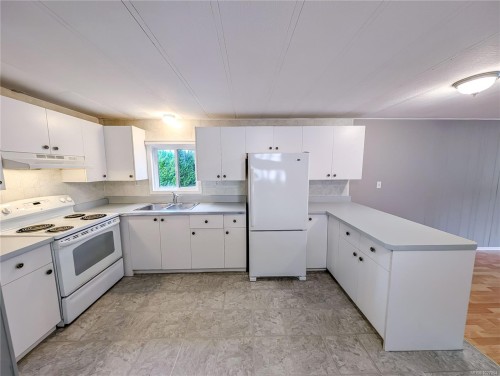 2191 Stadacona Dr, Comox, BC 