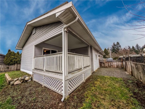 2191 Stadacona Dr, Comox, BC 