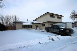 405 Trent AVE  Winnipeg, MB R2K 1G1