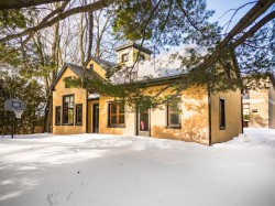 335 Ch. De La Rabastalière E.  Saint-Bruno-De-Montarville, QC J3V 2A7