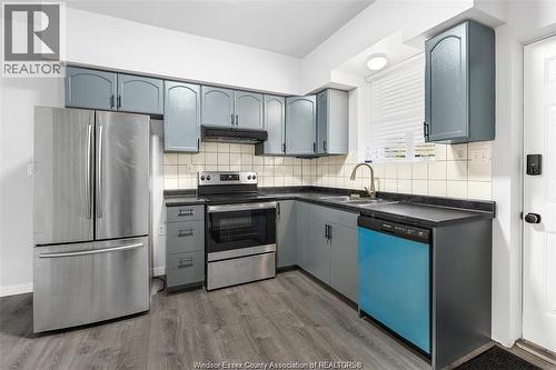 712 Brock, Windsor, ON - Indoor Photo Showing Kitchen With Double Sink