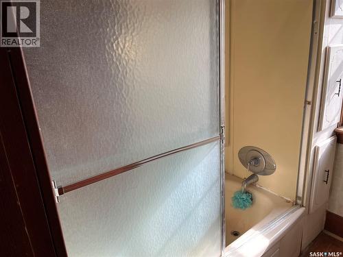 133 2Nd Street E, Lafleche, SK - Indoor Photo Showing Bathroom