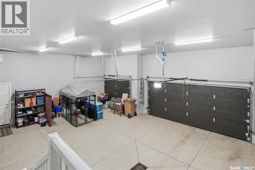4506 Sandpiper Crescent E, Regina, SK - Indoor Photo Showing Garage