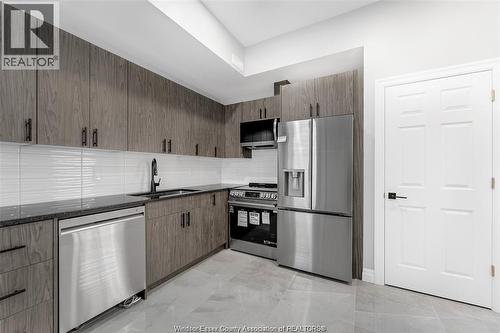 700 Brock Unit# A, Windsor, ON - Indoor Photo Showing Kitchen