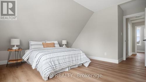491 Upper Wentworth Street, Hamilton, ON - Indoor Photo Showing Bedroom