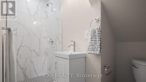 491 Upper Wentworth Street, Hamilton, ON - Indoor Photo Showing Bathroom