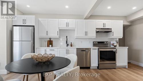 491 Upper Wentworth Street, Hamilton, ON - Indoor Photo Showing Kitchen