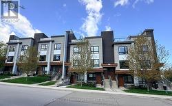 8 - 39 ROBINSON STREET N Grimsby (Grimsby East), ON L3M 3C9