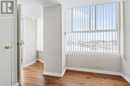 Tons of natural light. Stunning views. - 502 - 7 Gale Crescent, St. Catharines (E. Chester), ON - Indoor Photo Showing Other Room