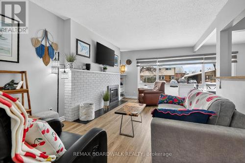 2462 Tupper Avenue, Ottawa, ON - Indoor Photo Showing Living Room With Fireplace
