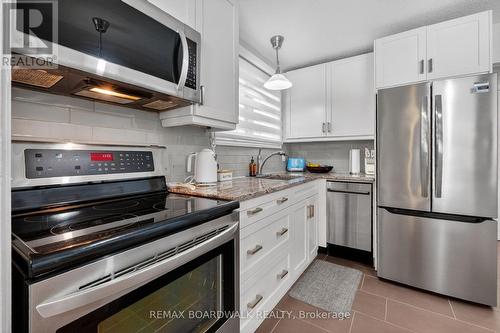 2462 Tupper Avenue, Ottawa, ON - Indoor Photo Showing Kitchen With Stainless Steel Kitchen With Upgraded Kitchen