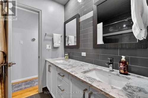 2462 Tupper Avenue, Ottawa, ON - Indoor Photo Showing Bathroom