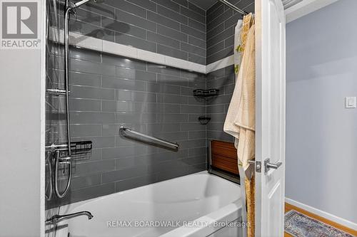 2462 Tupper Avenue, Ottawa, ON - Indoor Photo Showing Bathroom