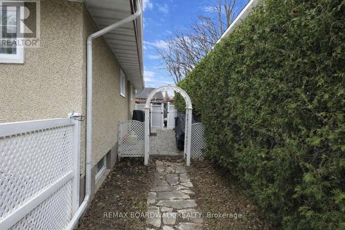 2462 Tupper Avenue, Ottawa, ON - Outdoor