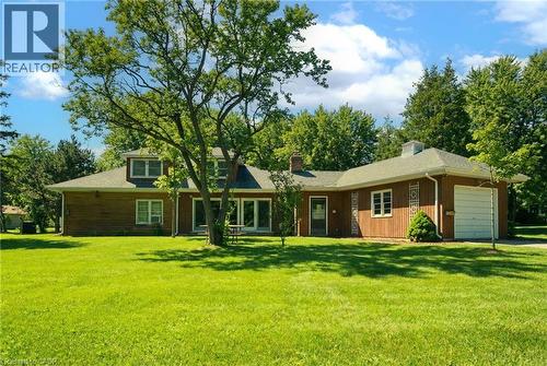 21 FIRST Avenue  Welland, ON L3C 1X7