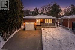 10 ROSSFORD Crescent  Kitchener, ON N2M 2H7