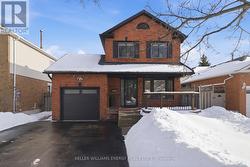 34 STIRLING AVENUE  Clarington (Courtice), ON L1E 1X6